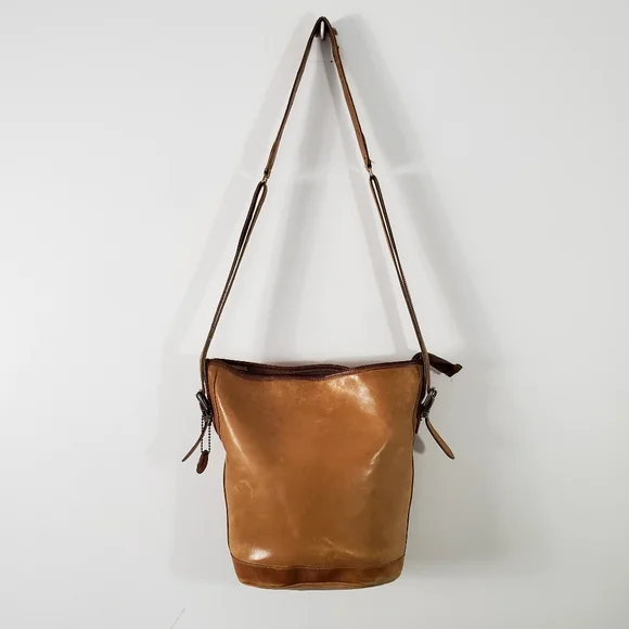 Roots Leather Extra Large Hobo Bucket Shoulder Crossbody Bag Made in Canada - Picture 3 of 15